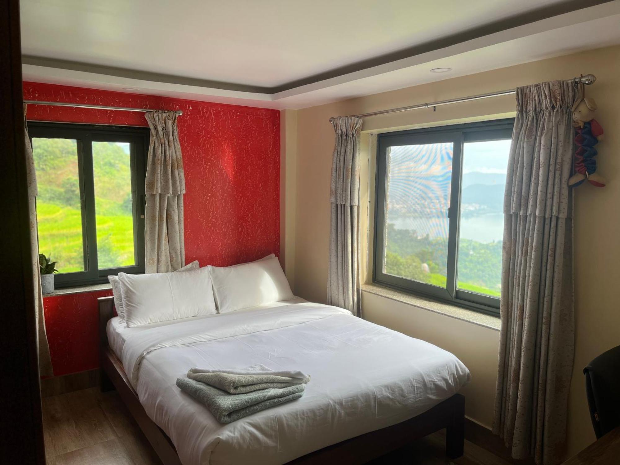 The North Face Inn'S Homestay Pokhara Extérieur photo